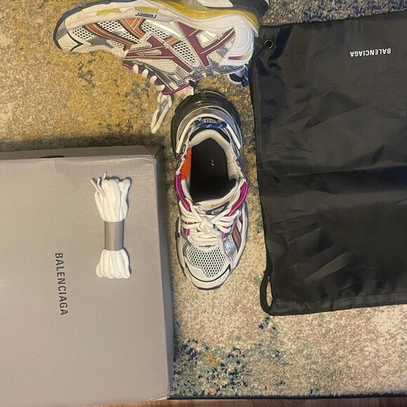 Balenciaga runner size 7 - Picture 3 of 3